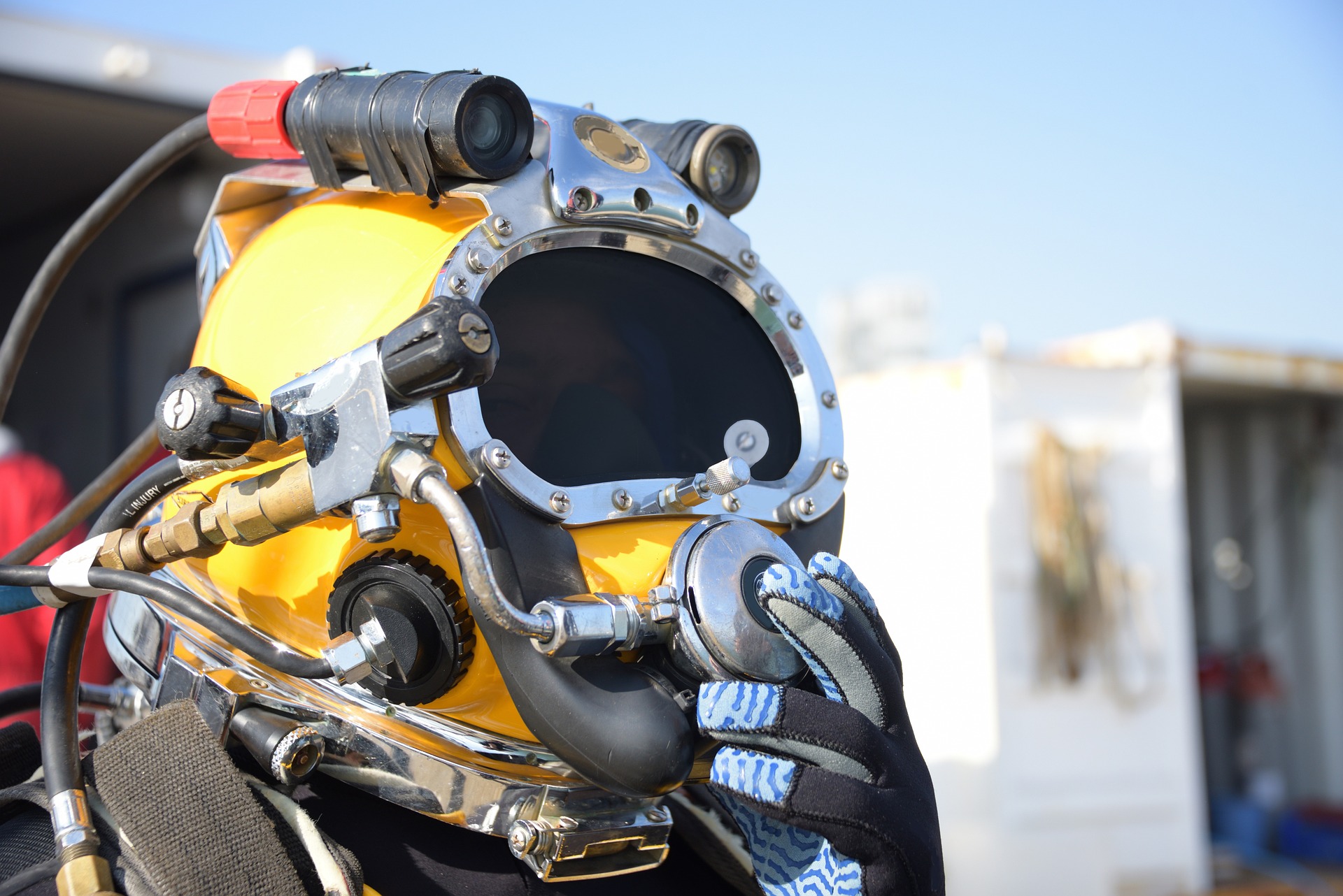 commercial-diver-g9624a53f4_1920