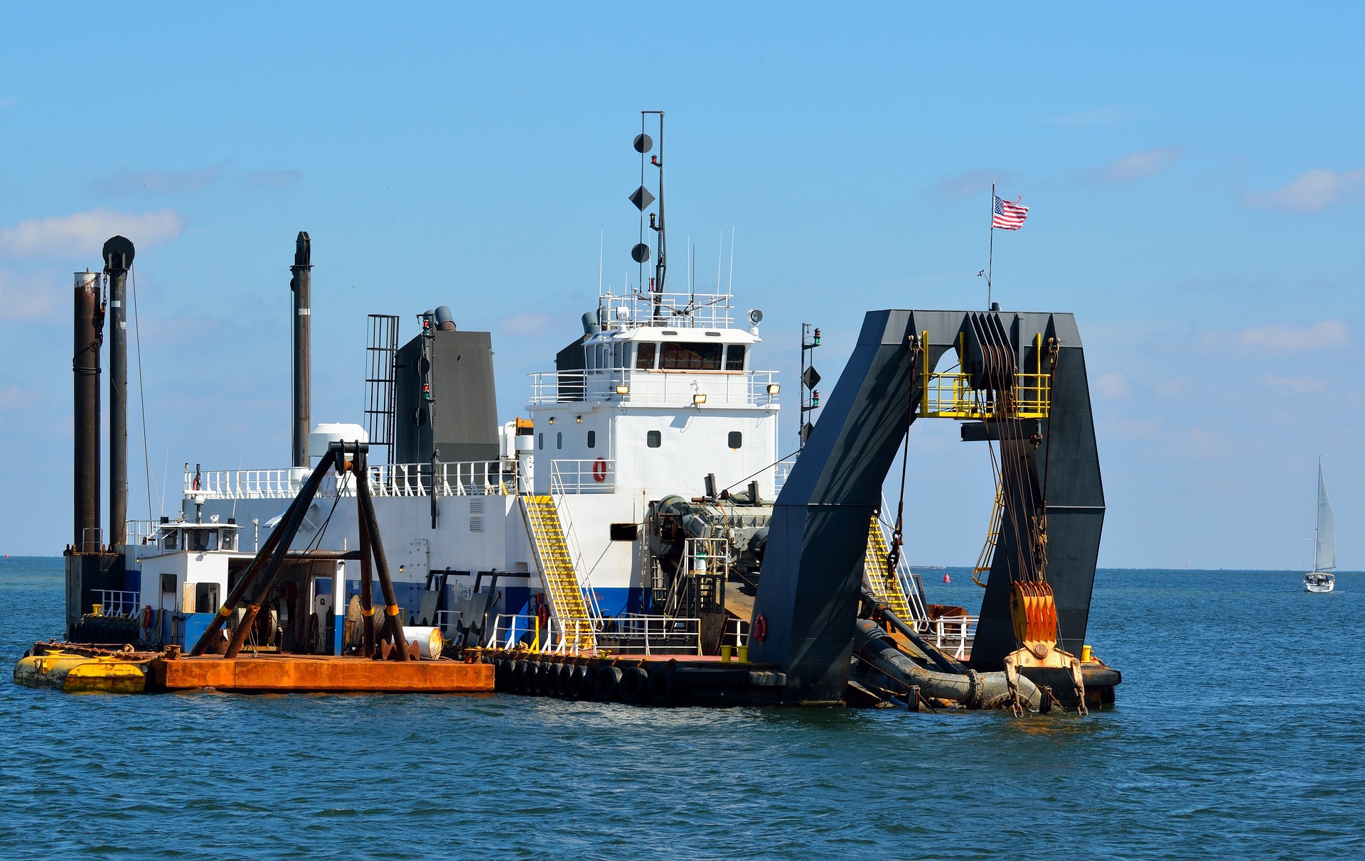dredger-gbf3c23708_1920